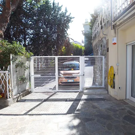 La Casetta - Gaslini E Boccadasse - Private Parking & Garden Генуя